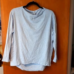 Lululemon back in action shirt